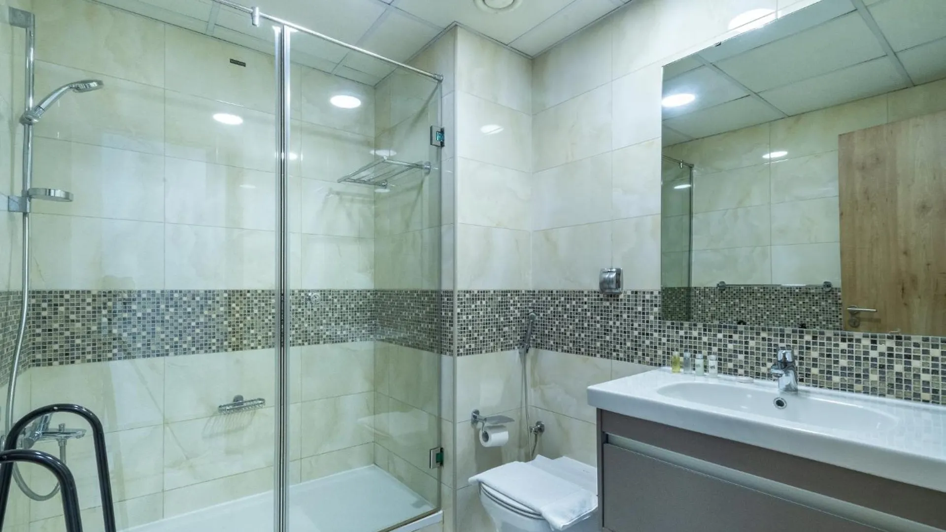 Chic Waterfront Living - Marina View Apartment Dubai United Arab Emirates